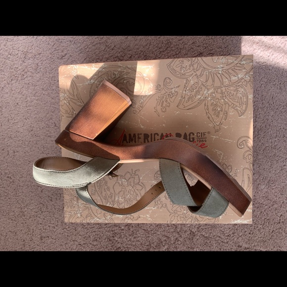 Platform heels - Picture 3 of 4